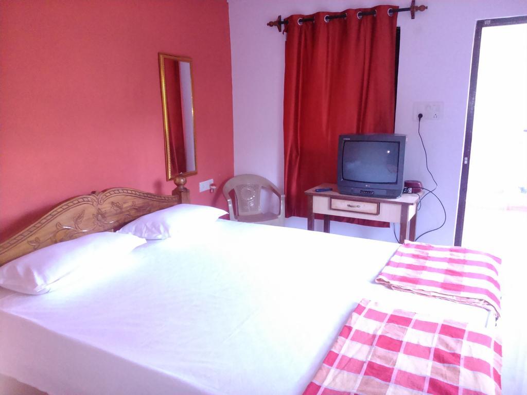 La Blanche Guest House Calangute Habitación foto
